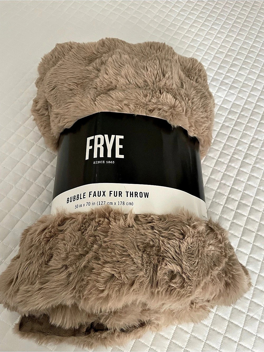Frye Bubble Faux Fur Throw Blanket Taupe Beige 50”x70” Cozy Plush